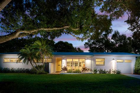 Houzz Tour: Renewed Florida Ranch Pays Homage to Midcentury Roots