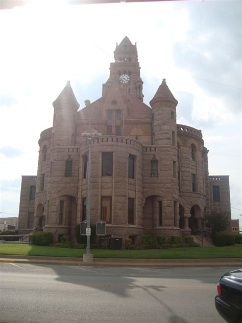 Decatur Texas Courthouse ~ Gorgeous I want to live here. Minus the ...