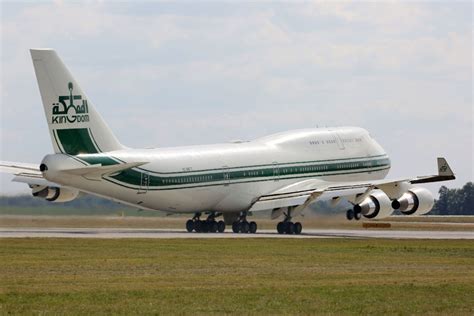 What Happened To Air Canada's Airbus A340 Fleet?