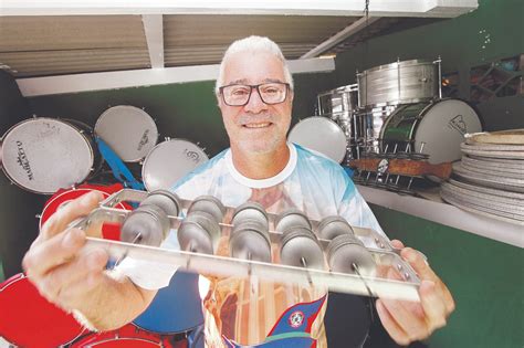 Bloco União da Ilha lança enredo em homenagem a Jorge Bornhausen