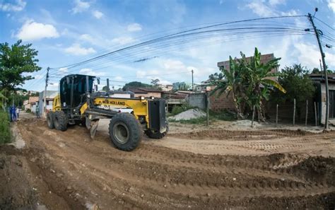 Prefeitura De Teixeira De Freitas Inicia Pavimenta O Da Rua Beira Rio