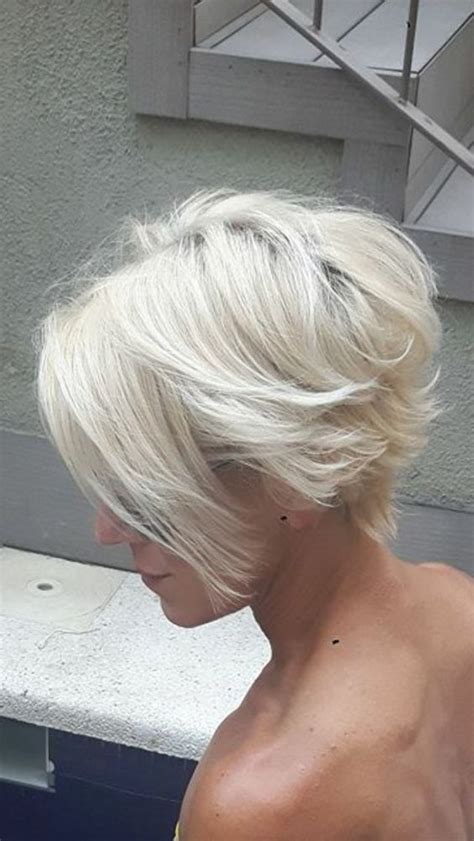 20 Short Hairstyles For Women Over 50 Valemoods Short Hair Cuts