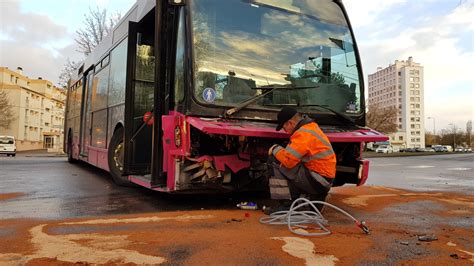 C Te D Or Faits Divers Dijon Une Collision Entre Un Bus Et Une