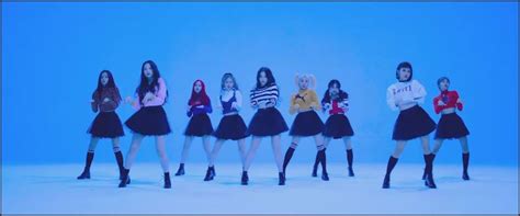 [Review] Boom Boom – Momoland – KPOPREVIEWED