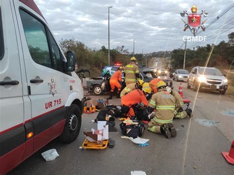 Colis O Entre Carro E Caminh O Na Df Causa Um Bito E Deixa