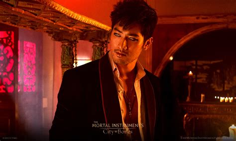 Magnus Mortal Instruments