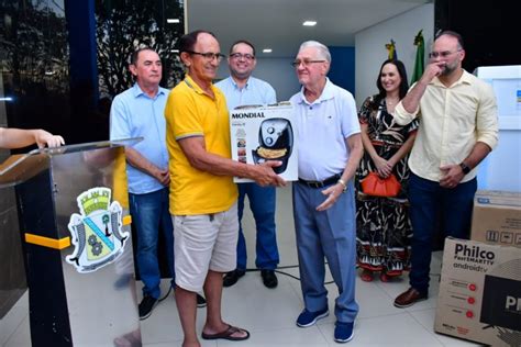 Prefeitura De Floriano Entrega Pr Mios Da Campanha Iptu Premiado