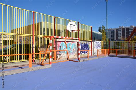 cancha de fútbol sala al aire libre Stock Photo | Adobe Stock