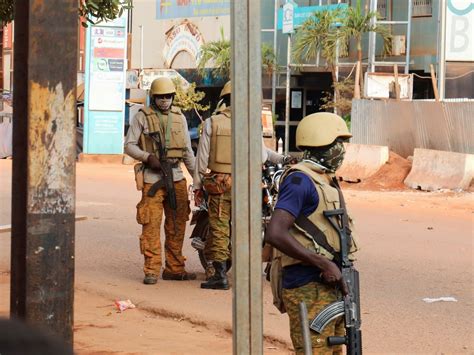 Trente quatre morts dans une embuscade au Burkina Faso armée Challenges