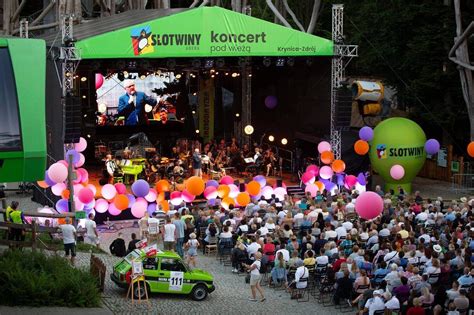 Lata I Koncert Pod Wie Ju Sierpnia Grupa Pingwina