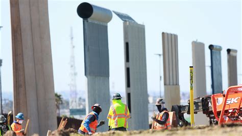 EEUU derribó ocho prototipos del muro de Trump en la frontera con