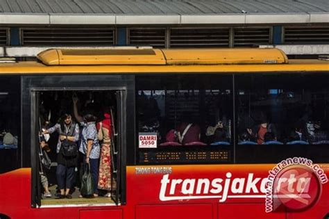 Catat Pengalihan Rute Transjakarta Mengantisipasi Demo Di Depan Gedung Dpr