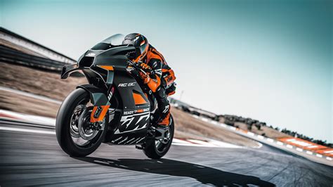 The 2023 KTM RC 8C Is a Track-Only Scalpel Made Even More Cutting Edge