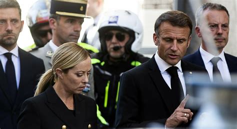 Meloni E Macron Colloquio Sui Migranti Dopo I Funerali Di Napolitano