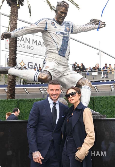 LA Galaxy Unveil Beckham Mural & Statue - SoccerBible