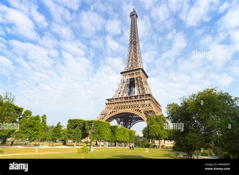 Eiffel Tower Hi Res Stock Photography And Images Alamy