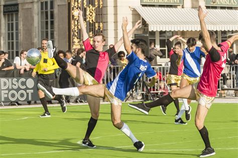 Discofoot le sport très drôle qui mêle danse et football