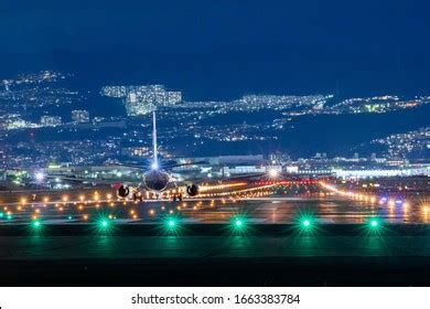 17,800 Airport Runway Lights Images, Stock Photos, 3D objects ...