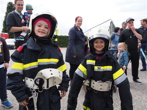 Maibaum Aufstellen 2023 Freiwillige Feuerwehr OLLERSBACH