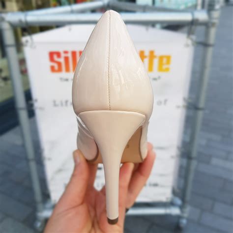 Nude Pumps Met Ronde Neus En Naaldhak Silhouette