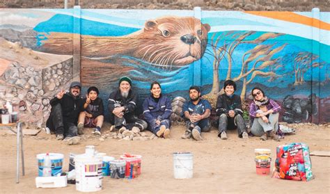 Secos Artistas Cient Fico Y Estudiantes Pintan Mural En Caleta