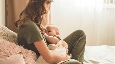 How Breastfeeding Moms Can Reduce Neck And Back Pain ME PT