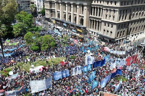 Vigilia De Necesidad Y Urgencia La Manifestación Contra La Ley Ómnibus Corta