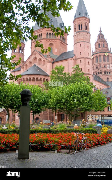 Mainz cathedral hi-res stock photography and images - Alamy