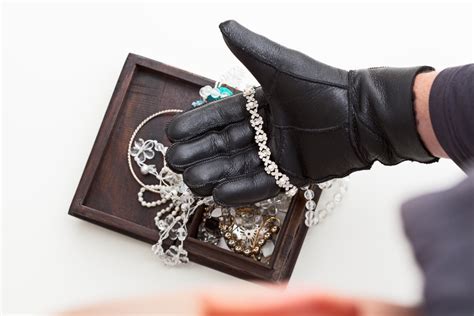 Art Jewelry Theft Private Investigator Lauth Investigations