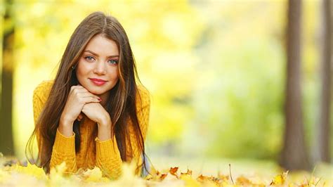 frauen modell brünette lange haare frauen draußen natur gesicht porträt