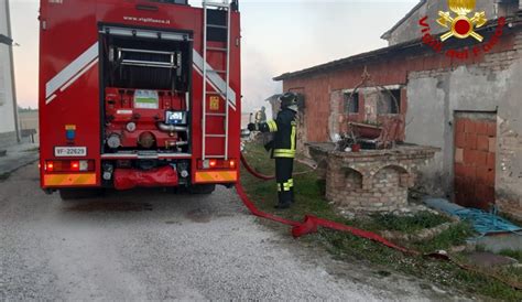 Gatteo Incendio In Un Capannone Agricolo A Sant Angelo Foto