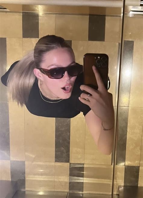 Pin by tata on Renné Renee Blonde wife Blonde girl