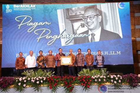 Peringati Puncak Hari Maritim Nasional Menko Luhut Optimis