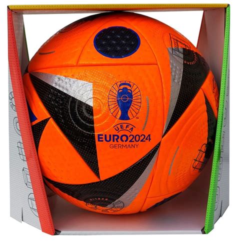 Adidas Fußball Em 2024 Fussballliebe Pro Omb Winter Matchball Iq3682