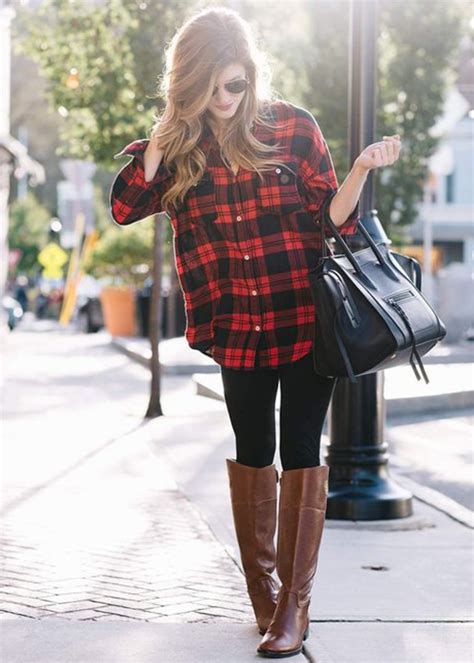 Cómo Combinar una Camisa Roja de Mujer Guía