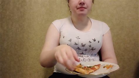 Chubby Girl Eats Pizza Food Chubby Eating Eat Girl Eatingshow Youtube