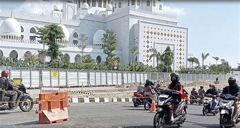 Viaduk Gilingan Mulai Dibuka Arus Lalu Lintas Padat Lancar