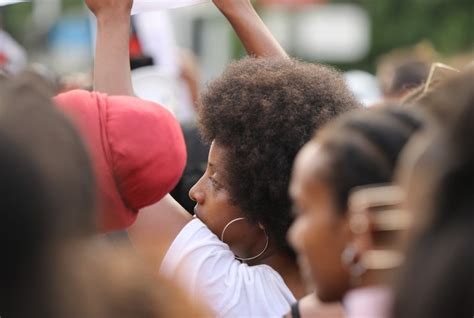 Estudantes Denunciam Professor Da Ufrj Por Racismo Em Aula