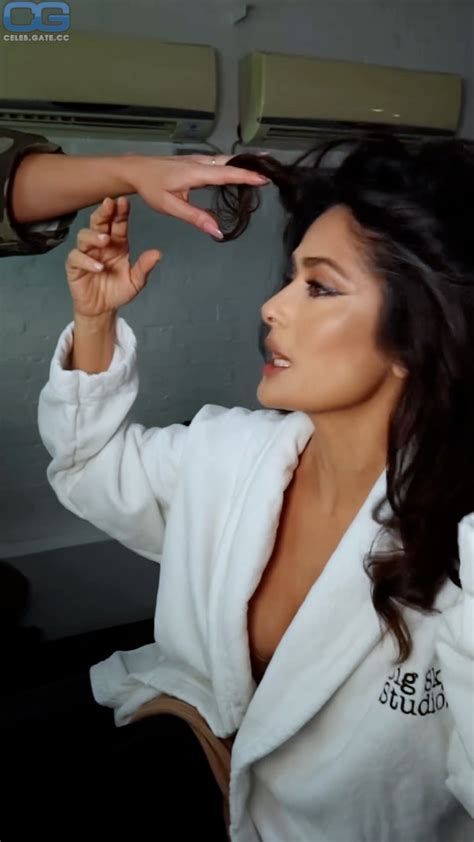 Salma Hayek Nude Hot Leaked Pics Naked Uncensored
