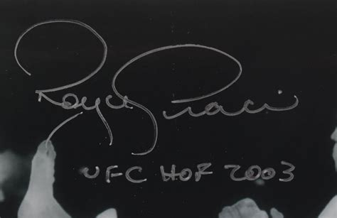 Royce Gracie Signed Ufc 11x14 Photo Inscribed Ufc Hof 2003 Pa Coa