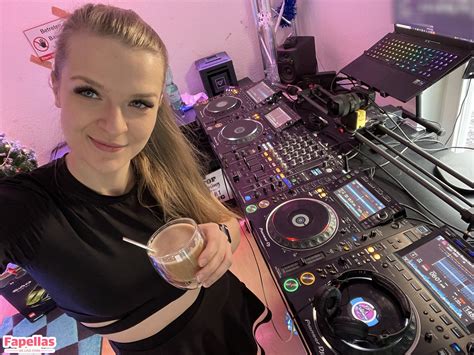 Sintica Aka Djanesintica Nude Leaks Fapellas