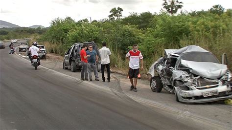 Dois Acidentes Envolvem Ve Culos Na Grande Fortaleza E Param