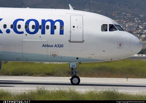 G VCED Airbus A320 231 Thomas Cook Airlines Richard Sanchez