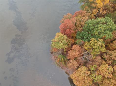 Fall Colors at the Lake. : r/drones