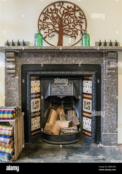 Cast iron fireplace hi-res stock photography and images - Alamy