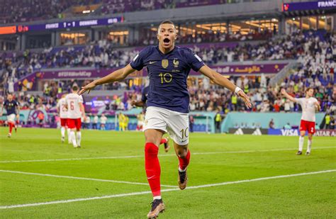 Coupe du monde 2022 Équipe de France Kylian Mbappé toujours plus