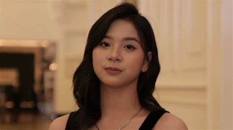 Profil Zee JKT48 Pemeran Ancika Kekasih Dilan Di Film Ancika 1995 Adu