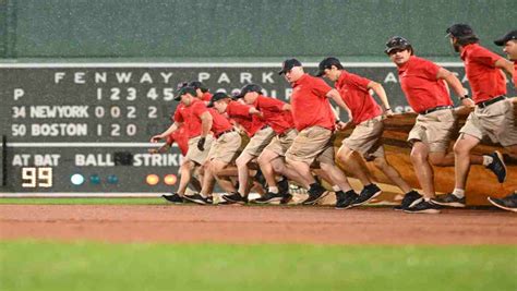 Fenway Park Floods Friday Night During Red Sox Mets Game While Pa