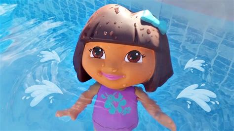 Dora Aventureira Na Piscina Macaco Botas Dora Aventureira Em