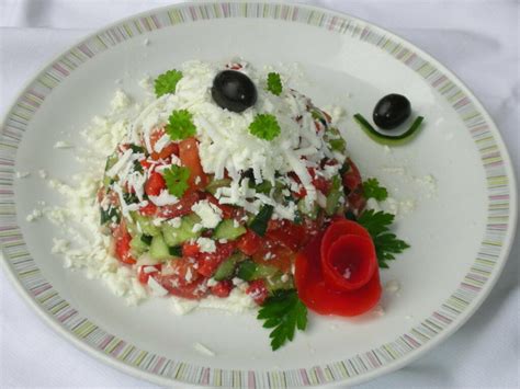 Schopska Salat Bulgarisch Einfach And Lecker Daskochrezeptde